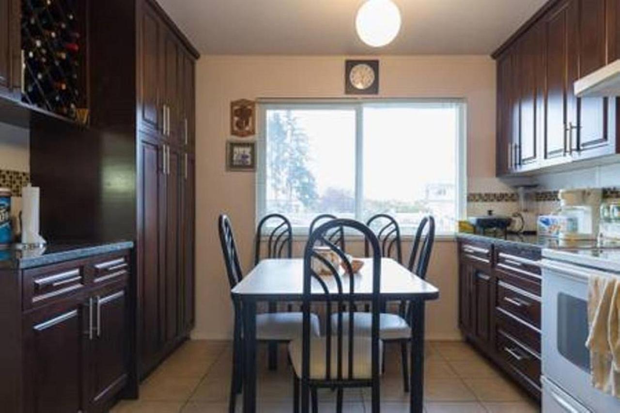 Quite House Near The Vancouver Airport Ричмънд Екстериор снимка